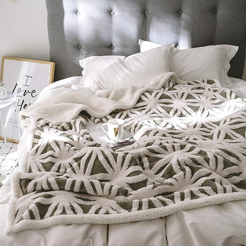 UKELER Grey Flannel Sherpa Throw 60''Ã—50'' Soft Plush Flannel Blanket Throws for Bed/Couch/Sofa/Office/Camping - Image 4